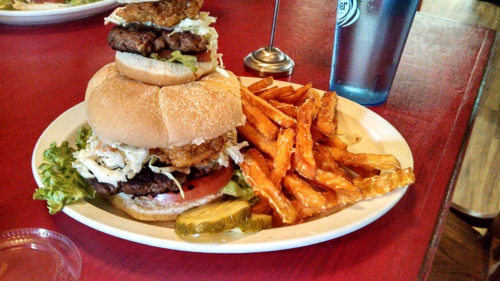 Arch and Eddies | restaurant | 181 Main St, Jackson, OH 45640, USA | 7405773048 OR +1 740-577-3048