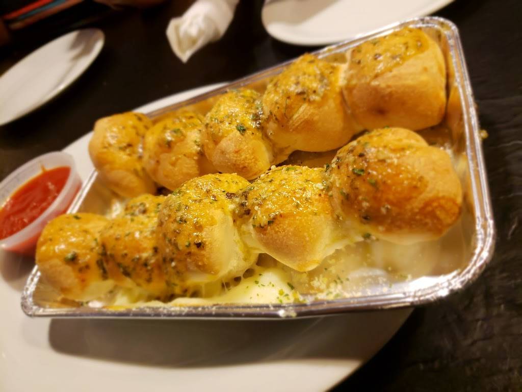 Pizza Hut | meal takeaway | 10691 SW 40th St, Miami, FL 33165, USA | 3052209808 OR +1 305-220-9808