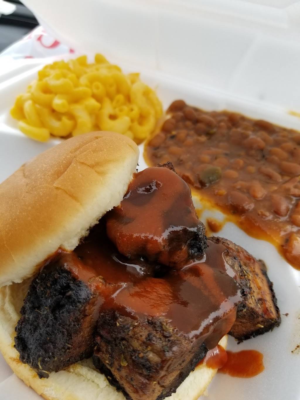 Red Door BBQ | restaurant | 177 S Cypress Ave, Columbus, OH 43223, USA | 6145577469 OR +1 614-557-7469