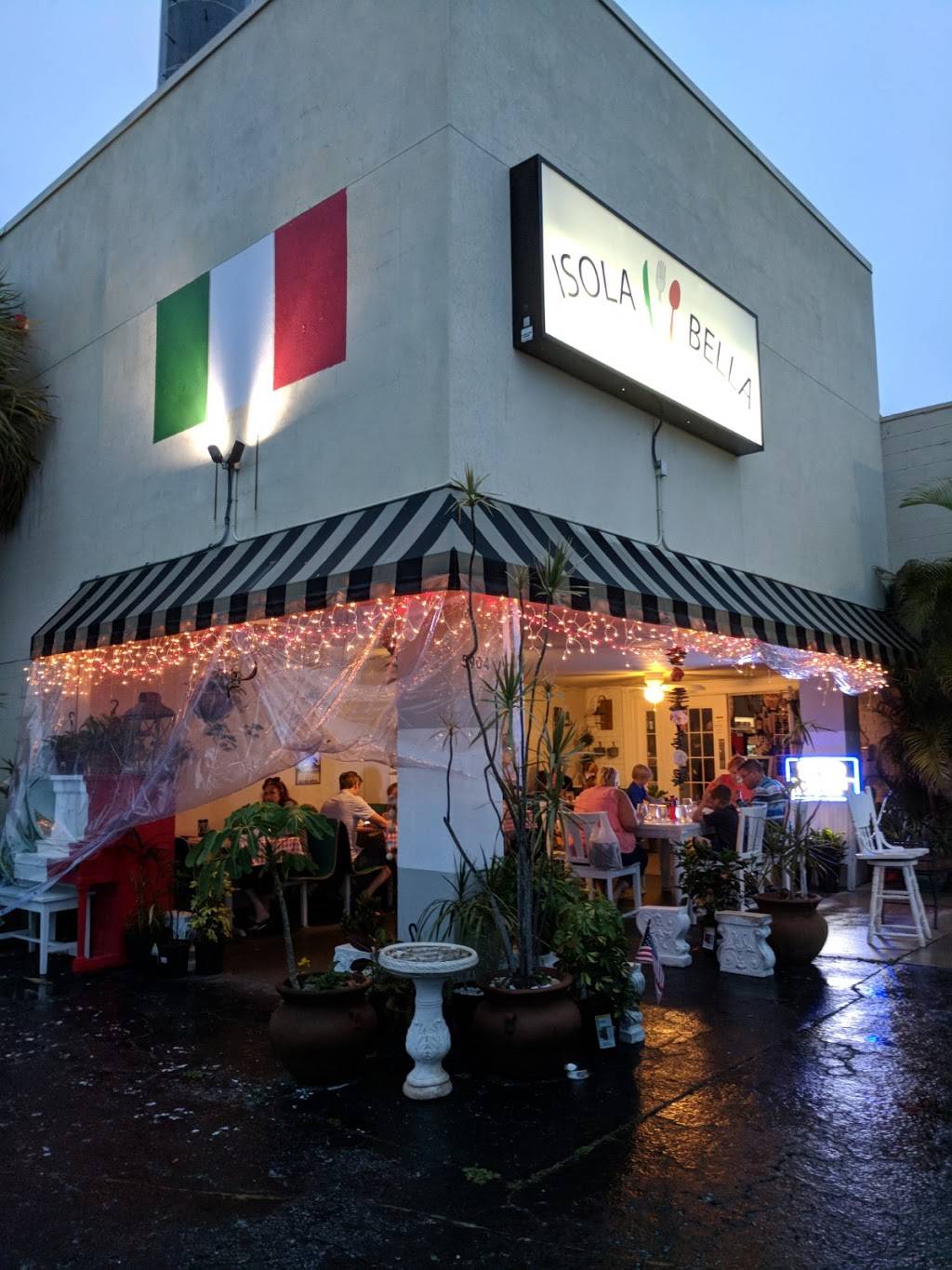 Isola Bella italian eatery | restaurant | 5904 Marina Dr, Holmes Beach, FL 34217, USA | 9412425309 OR +1 941-242-5309