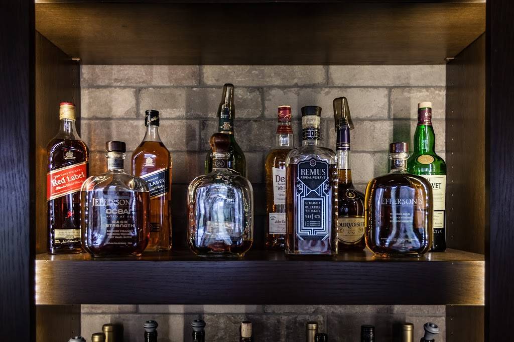 Izzys at Hillcrest Golf & Country Club | restaurant | 850B N Walnut St, Batesville, IN 47006, USA | 8129343401 OR +1 812-934-3401