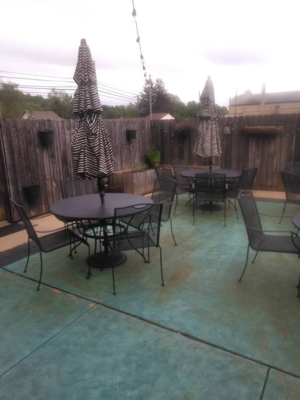 Magoos Pizza, Pasta, & More | restaurant | 1816 E High Ave, New Philadelphia, OH 44663, USA | 3303651466 OR +1 330-365-1466