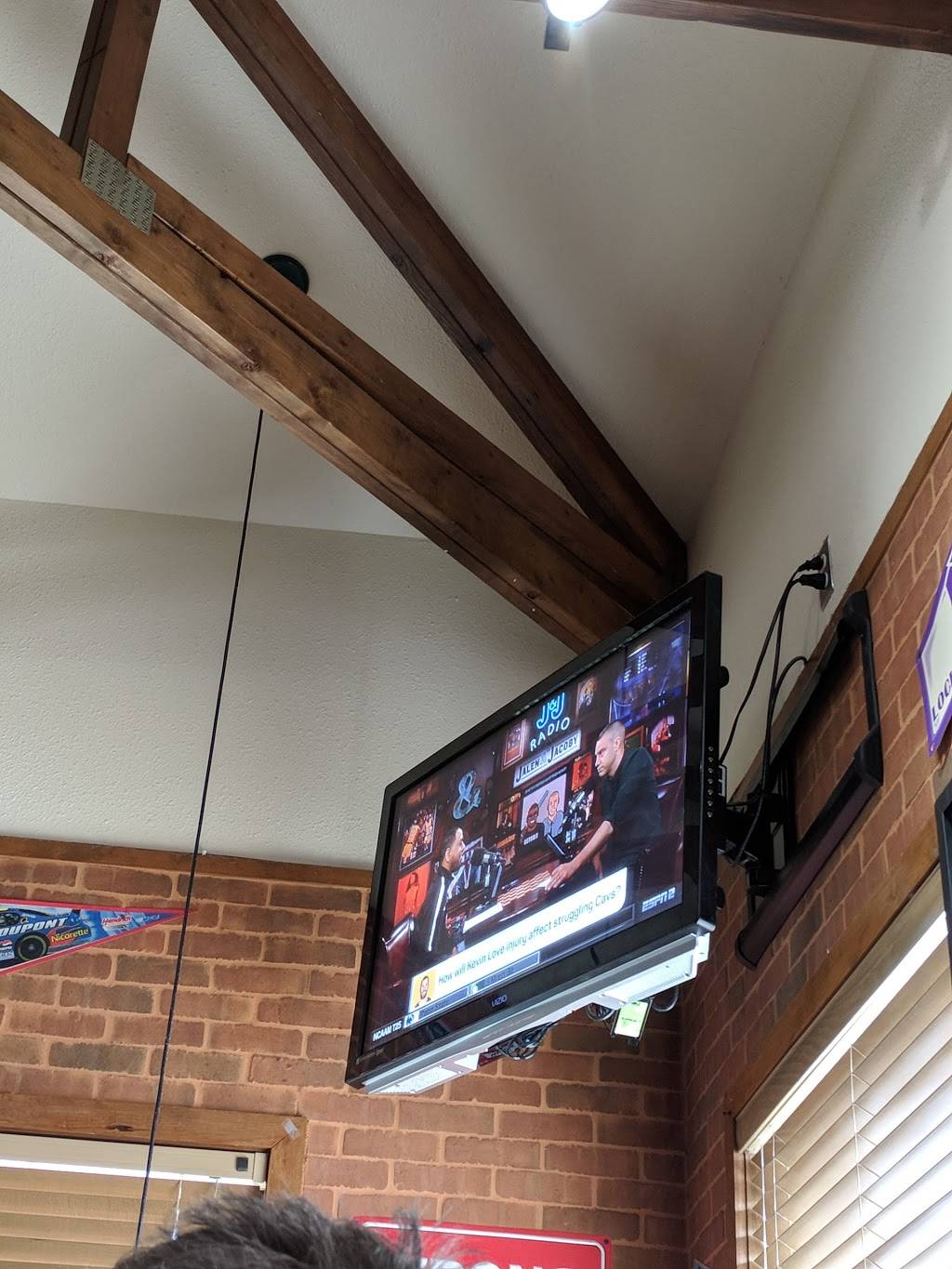 Pizza Hut | meal delivery | 1708 E Pawnee St, Wichita, KS 67211, USA | 3162636333 OR +1 316-263-6333