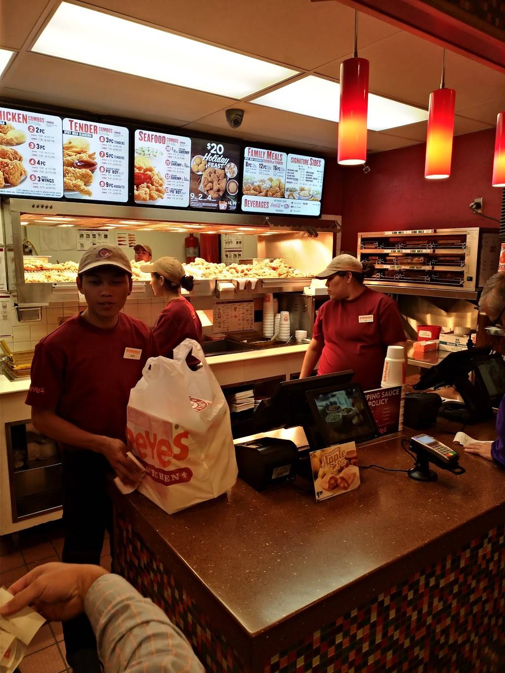 Popeyes Louisiana Kitchen | restaurant | 1817 W Vista Way, Vista, CA 92083, USA | 7607323405 OR +1 760-732-3405