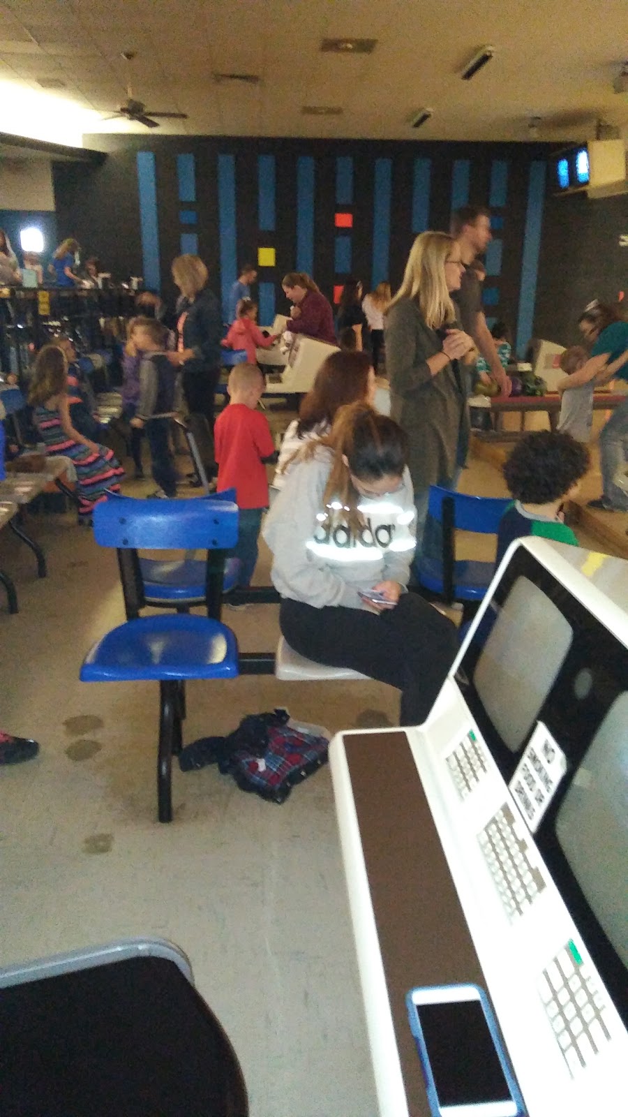 Flat Rock Lanes | restaurant | 14701 Telegraph Rd, Flat Rock, MI 48134, USA | 7347829393 OR +1 734-782-9393