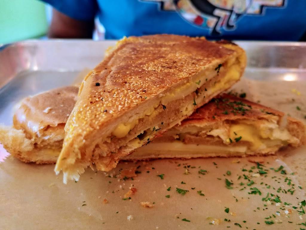 Golden Dinosaurs Vegan Deli | restaurant | 2930 Beach Blvd S, Gulfport, FL 33707, USA | 7278736901 OR +1 727-873-6901