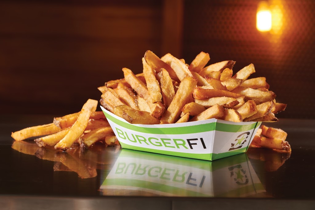 BurgerFi Downtown Chicago | restaurant | 850 W Superior St, Chicago, IL 60642, USA | 7733544324 OR +1 773-354-4324