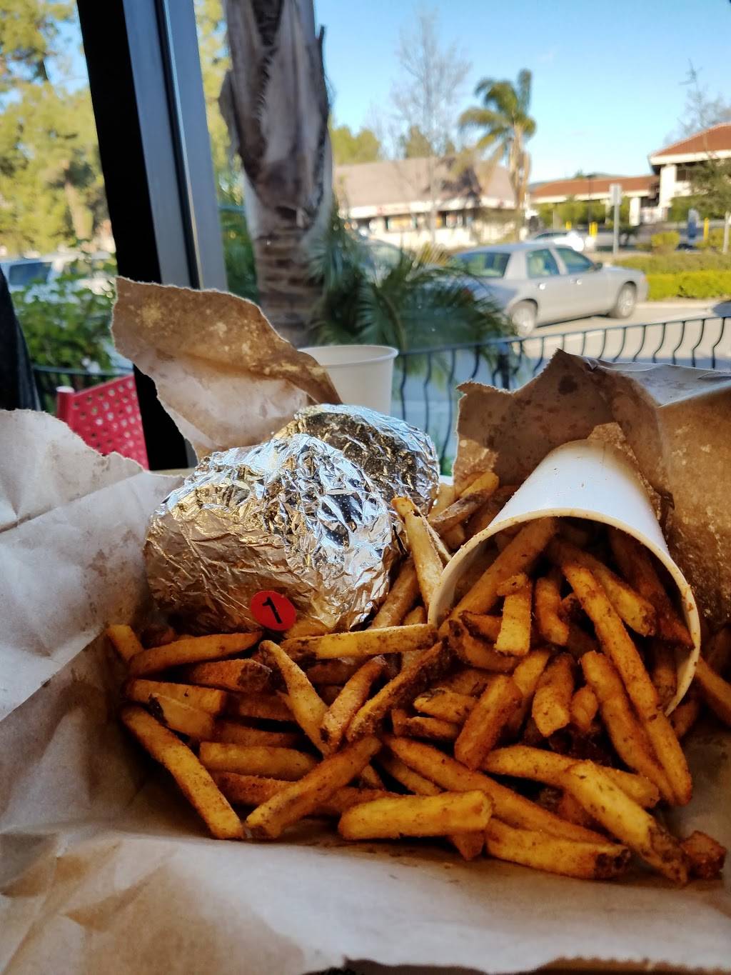 Five Guys | meal takeaway | 487 N Moorpark Rd, Thousand Oaks, CA 91360, USA | 8054960173 OR +1 805-496-0173