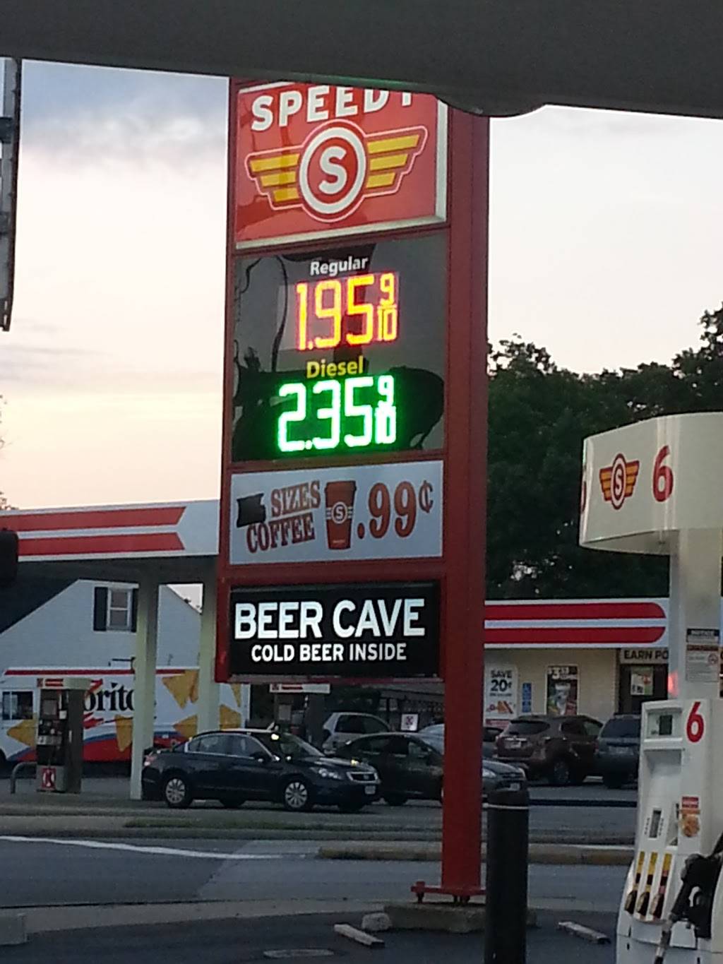 SPEEDY GAS & GRUB | meal delivery | 14001 Lakewood Heights Blvd, Lakewood, OH 44107, USA | 2162512419 OR +1 216-251-2419