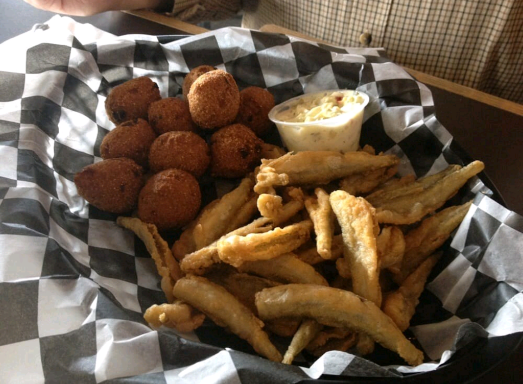 Shots | restaurant | 4259 Lake Michigan Dr NW, Grand Rapids, MI 49534, USA | 6164537780 OR +1 616-453-7780