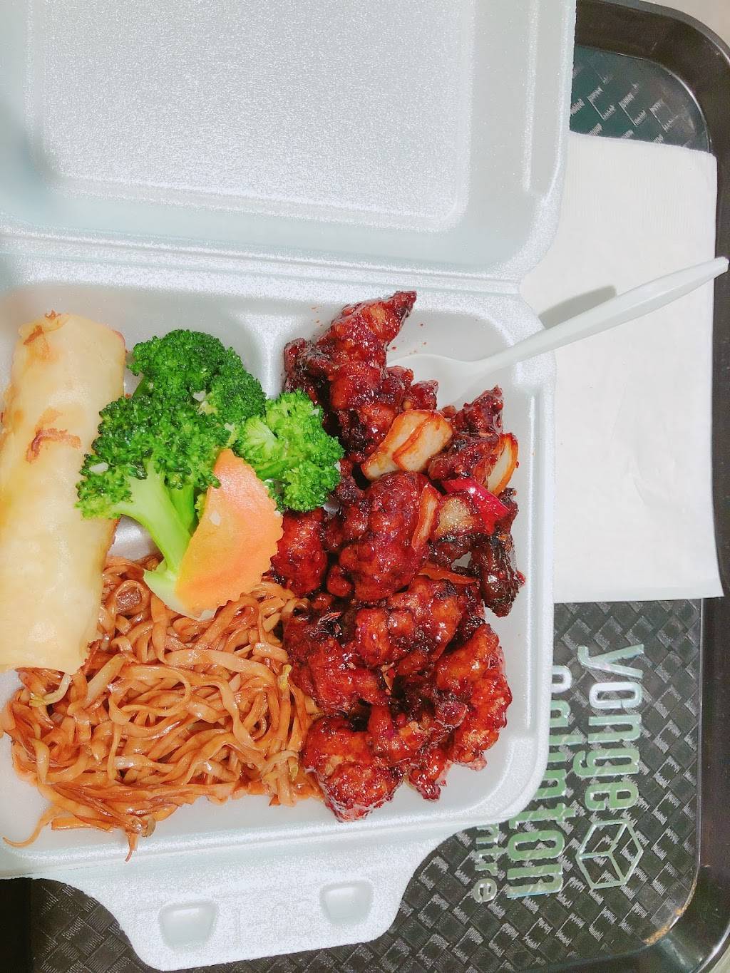 California Thai | restaurant | 2300 Yonge Street, Unit #S107, Toronto, ON M4P 1E4, Canada | 4164810188 OR +1 416-481-0188