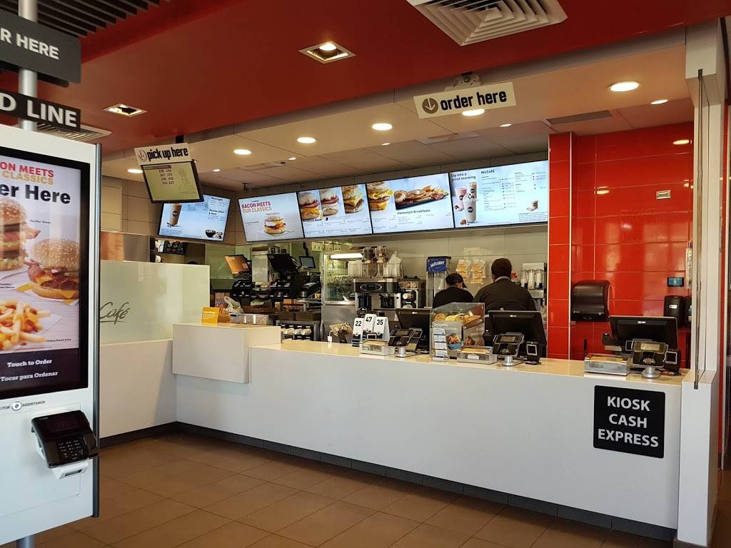 McDonalds | cafe | 2891 Canyon Springs Pkwy, Riverside, CA 92507, USA | 9516531223 OR +1 951-653-1223