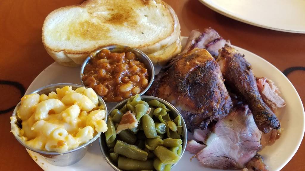 Fat Boys Bar-B-Q | restaurant | 1606 W Vine St, Kissimmee, FL 34741, USA | 4078477098 OR +1 407-847-7098