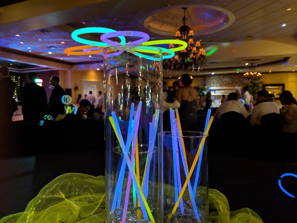 Royal Palm | restaurant | 1901 Manhattan Blvd # E, Harvey, LA 70058, USA | 5046444100 OR +1 504-644-4100