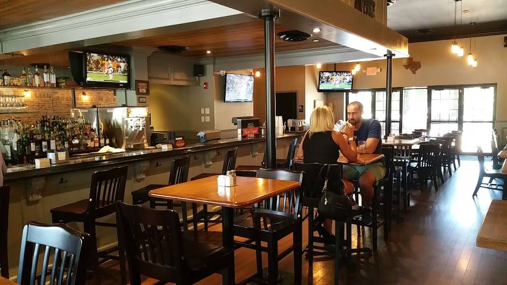 R & R CraftHouse Grill | restaurant | 12910 Malcomson Rd, Houston, TX 77070, USA | 8327611018 OR +1 832-761-1018