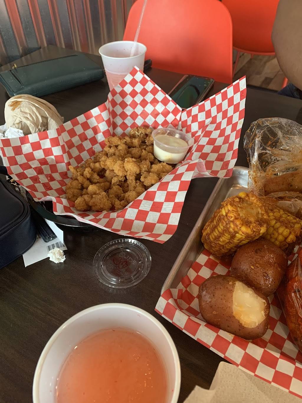 Reel-Reel Seafood & Wings Wallisville | restaurant | 15119 Wallisville Rd Ste 500, Houston, TX 77049, USA | 8322953491 OR +1 832-295-3491