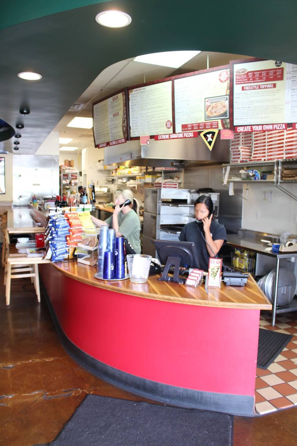 Extreme Pizza | restaurant | 104 Vintage Way, Novato, CA 94945, USA | 4158986575 OR +1 415-898-6575