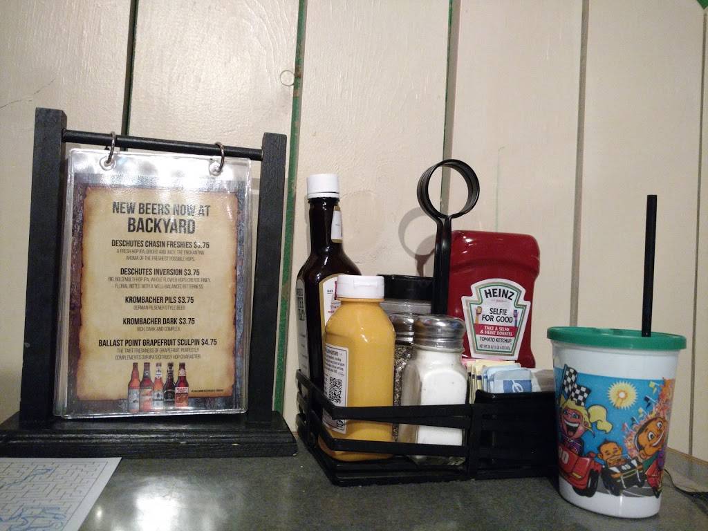 Backyard Grill & Bar | restaurant | 5390 Elevator Rd, Roscoe, IL 61073, USA | 8156236677 OR +1 815-623-6677