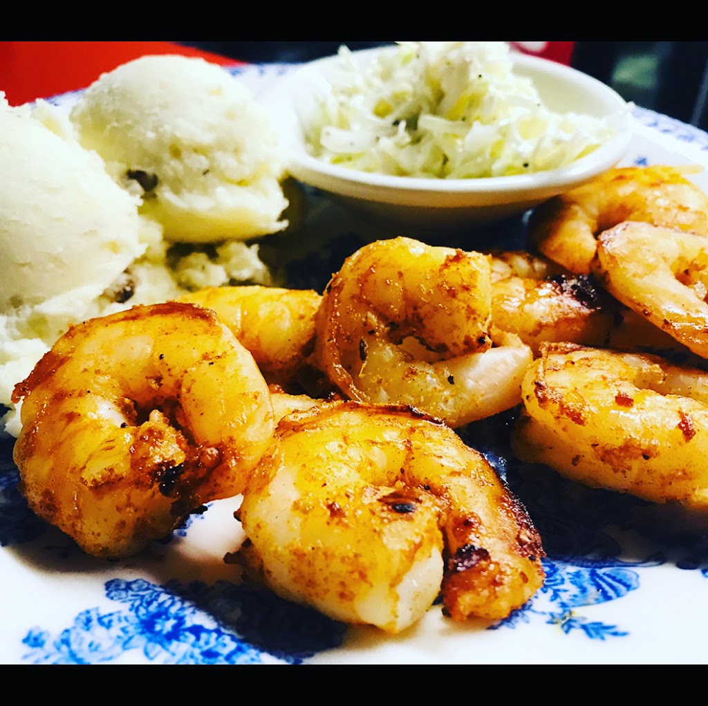 North & Southeats Restaraunt | restaurant | 75 Railroad Ave, Brownville Junction, ME 04415, USA | 2079656119 OR +1 207-965-6119