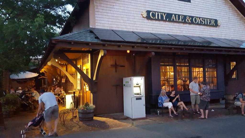 Offshore Ale Co | restaurant | 30 Kennebec Ave, Oak Bluffs, MA 02557, USA | 5086932626 OR +1 508-693-2626