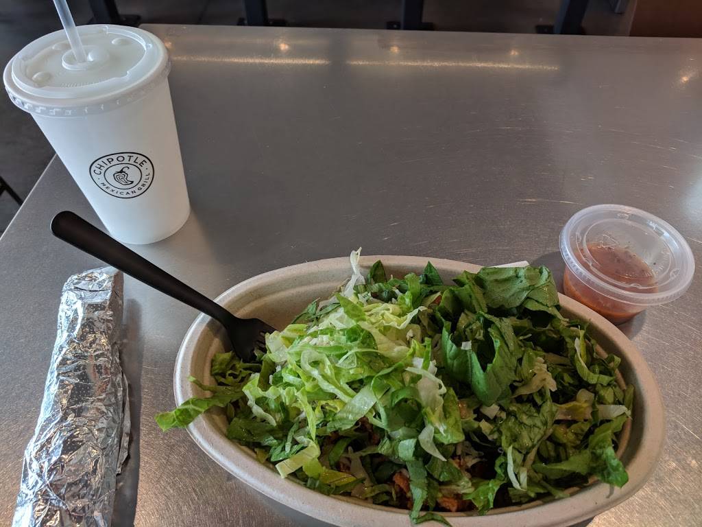 Chipotle Mexican Grill | restaurant | 2608 Central Ave SE, Albuquerque, NM 87106, USA | 5052323550 OR +1 505-232-3550