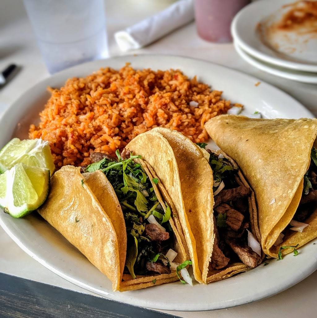 Little Cancun (Bayview) | restaurant | 3040 S Delaware Ave, Milwaukee, WI 53207, USA | 4147635113 OR +1 414-763-5113