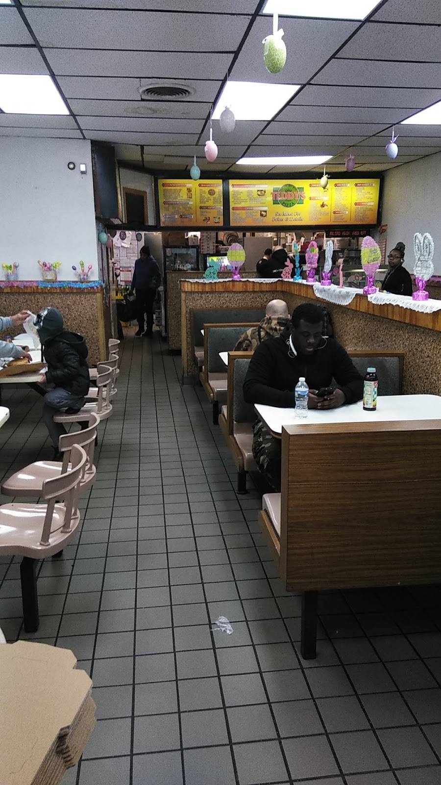 Teddys Pizza | meal delivery | 4748 Frankford Ave, Philadelphia, PA 19124, USA | 2155333366 OR +1 215-533-3366