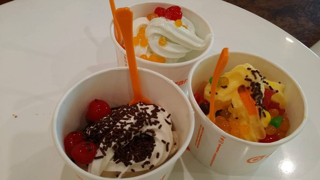 Orange Leaf Frozen Yogurt | restaurant | 2300 Edgewood Rd SW, Cedar Rapids, IA 52404, USA | 3198261803 OR +1 319-826-1803