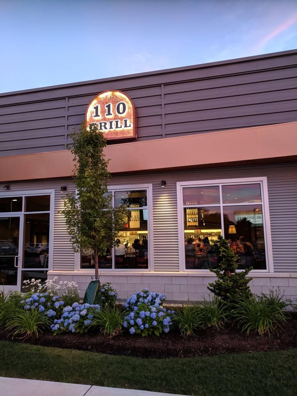 110 Grill - Braintree | restaurant | 170 Forbes Rd, Braintree, MA 02184, USA | 7818495980 OR +1 781-849-5980