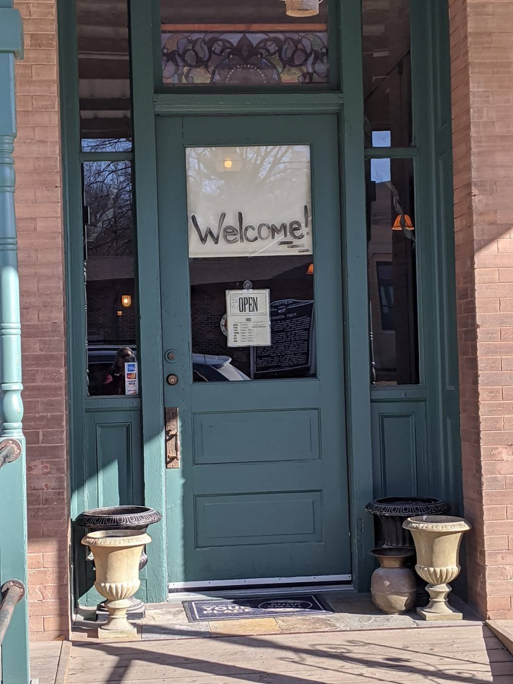 Too Far North | restaurant | 111 N 14th St, Fort Calhoun, NE 68023, USA | 4024689463 OR +1 402-468-9463