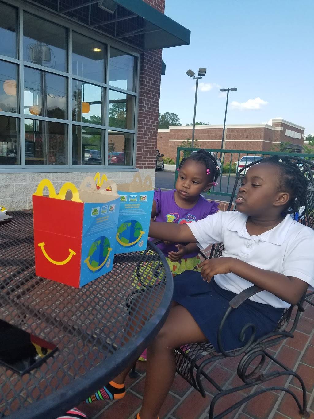 McDonalds | cafe | 1604 E County Line Rd, Ridgeland, MS 39157, USA | 6013981658 OR +1 601-398-1658