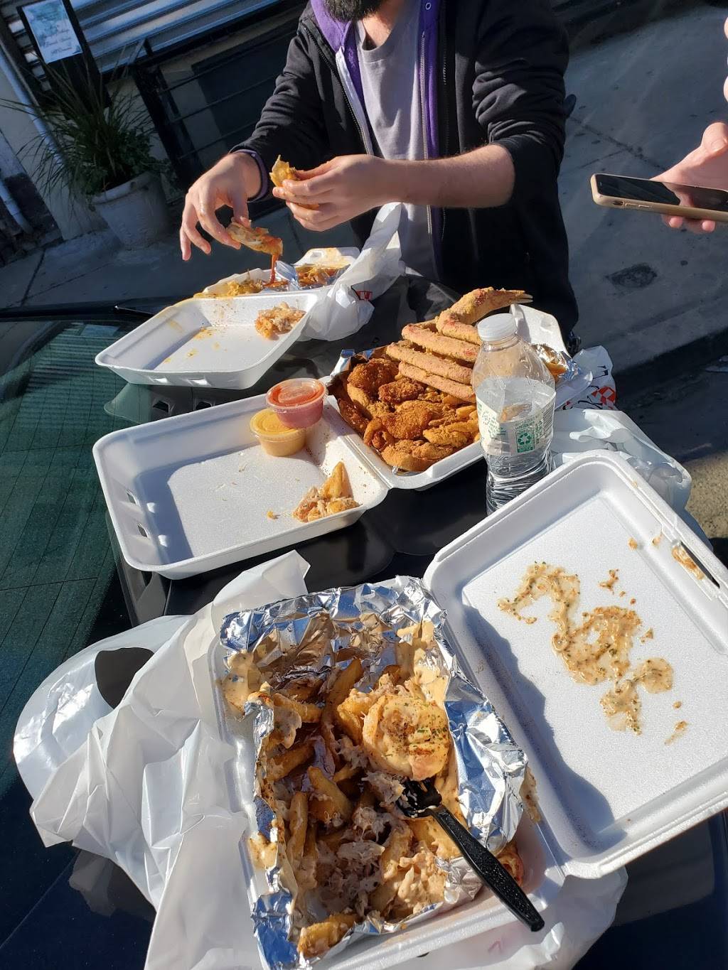 Soul Fed Philly | restaurant | 3622 N 17th St, Philadelphia, PA 19140, USA | 2155443269 OR +1 215-544-3269