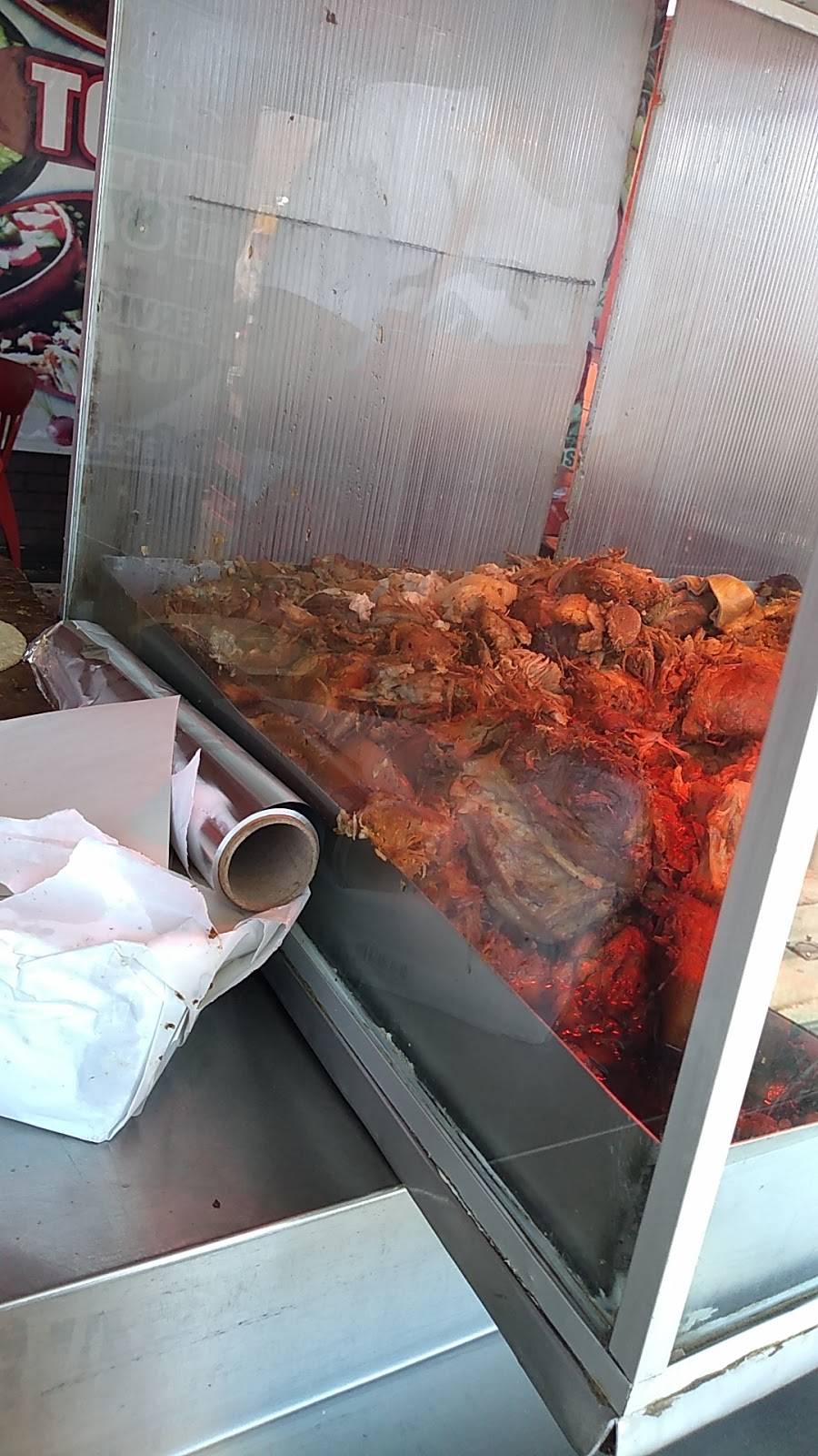 Carnitas Rojo | restaurant | Calle Cucapah 152, Misiones de la Presa, 22819 Ensenada, B.C., Mexico | 016461213616 OR +52 646 121 3616