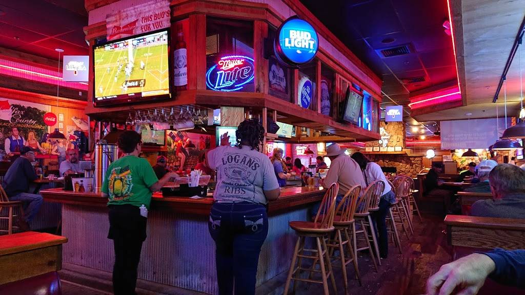 Logans Roadhouse | restaurant | 200 Premier Blvd, Roanoke Rapids, NC 27870, USA | 2525371414 OR +1 252-537-1414