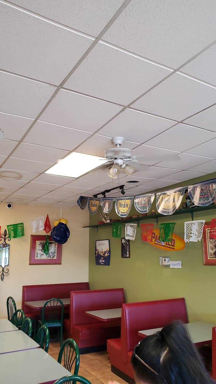 Taco Mich & Bar | restaurant | 5122 W Northern Ave, Glendale, AZ 85301, USA | 6239372502 OR +1 623-937-2502