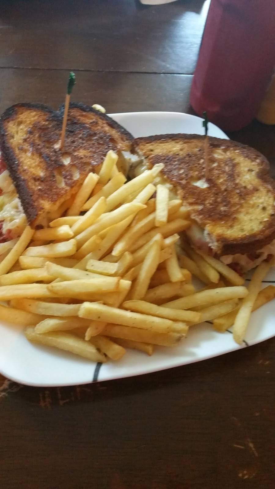 Blarney Stone Pub | restaurant | 2504, 15400 S Cicero Ave, Oak Forest, IL 60452, USA | 7085354800 OR +1 708-535-4800