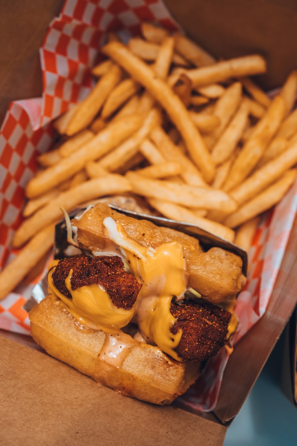 Clutch City Cluckers | restaurant | 14530 Roadrunner Way, San Antonio, TX 78249, USA | 2102450072 OR +1 210-245-0072