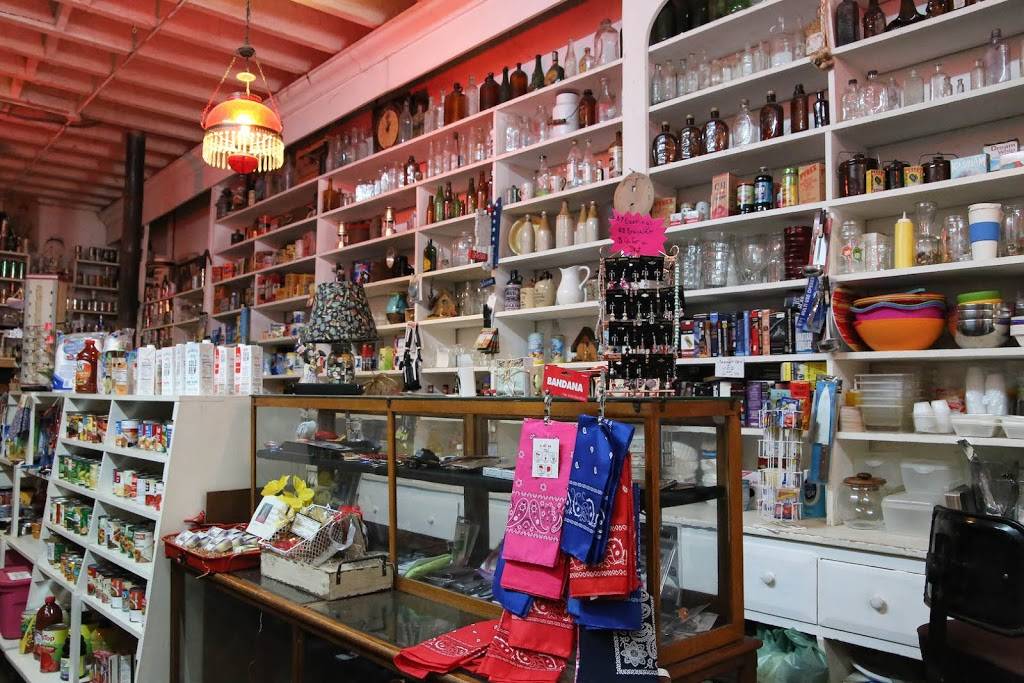 Volcano Country Store | restaurant | 16146 Main St, Volcano, CA 95689, USA | 2092964459 OR +1 209-296-4459