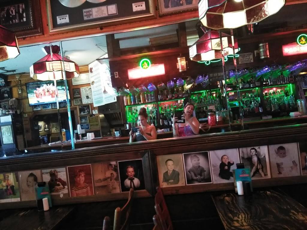 Duffys Tavern | restaurant | 110 9th Ave N, Myrtle Beach, SC 29577, USA | 8436263445 OR +1 843-626-3445