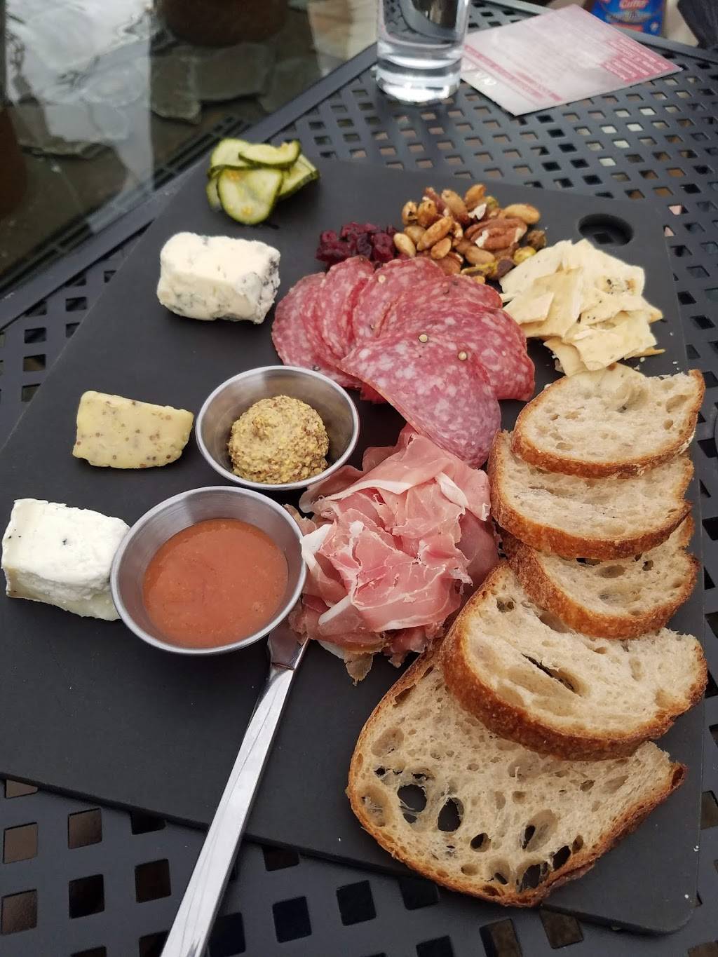 House of Oliver | restaurant | 3992 Douglas Blvd #140, Roseville, CA 95661, USA | 9167739463 OR +1 916-773-9463