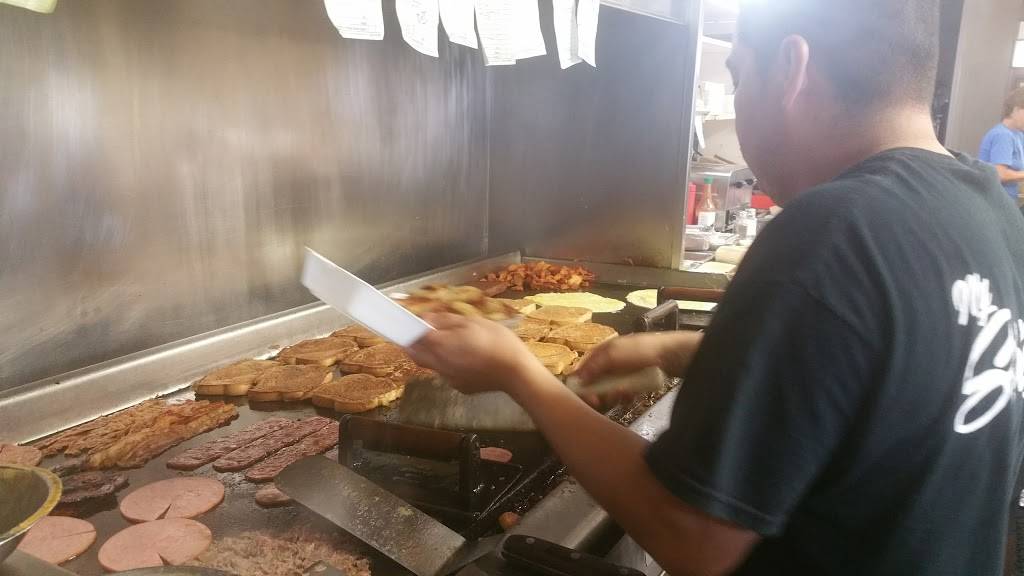 Brunics | meal delivery | 2000 S 17th St, Philadelphia, PA 19145, USA | 2157557645 OR +1 215-755-7645