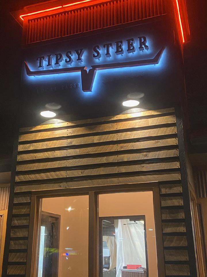 The Tipsy Steer Hiawatha | restaurant | 5000 Hiawatha Ave, Minneapolis, MN 55417, USA | 6123535945 OR +1 612-353-5945