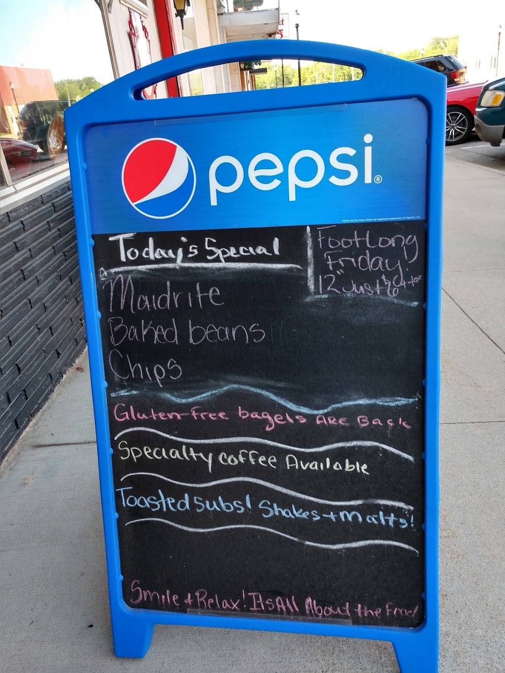 Falcons Nest | restaurant | 223 3rd St, Parkersburg, IA 50665, USA | 3193462314 OR +1 319-346-2314