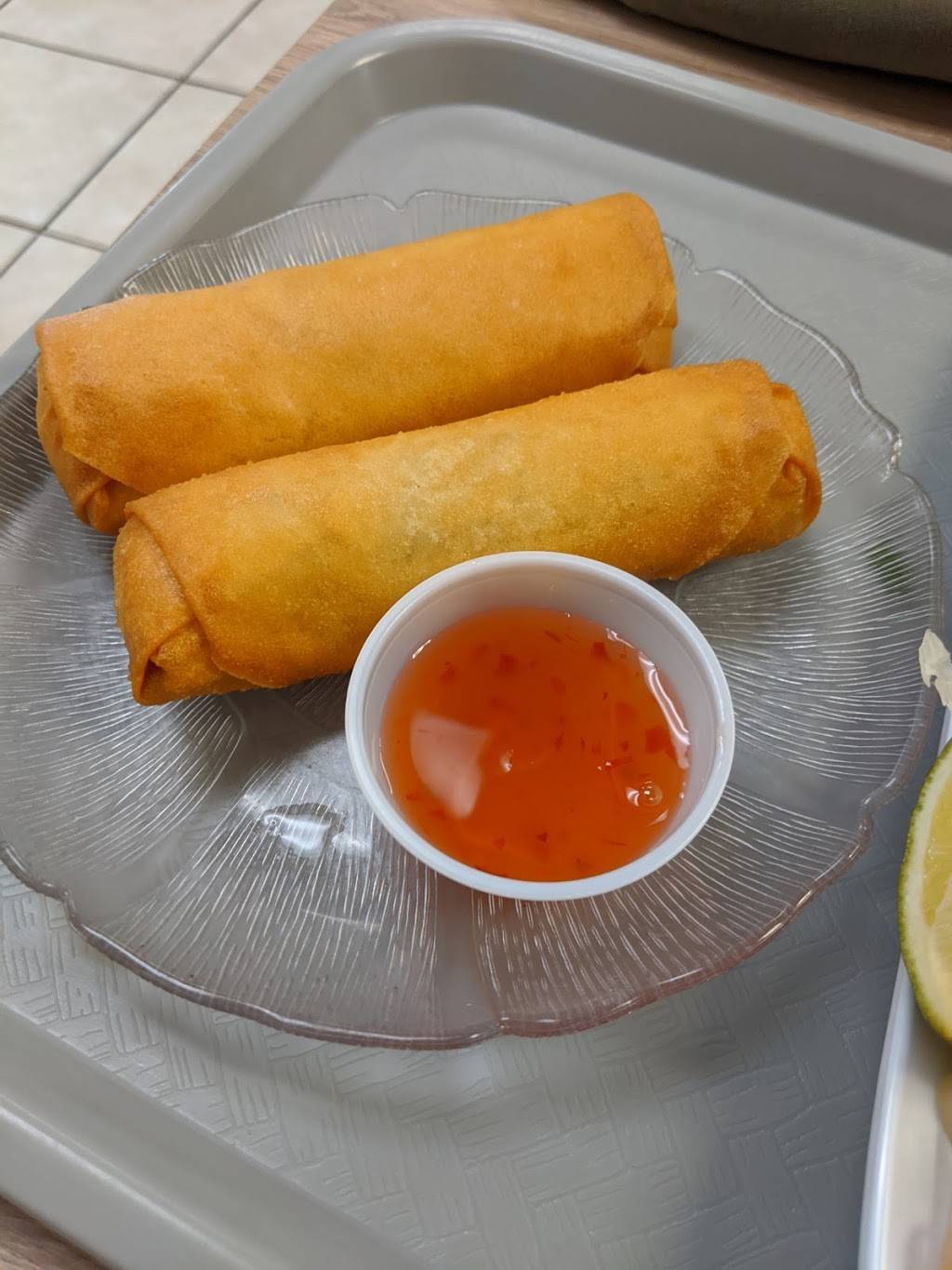 Mamas Noodle Bar | restaurant | 248 Wisconsin St, Oshkosh, WI 54901, USA | 9206636378 OR +1 920-663-6378