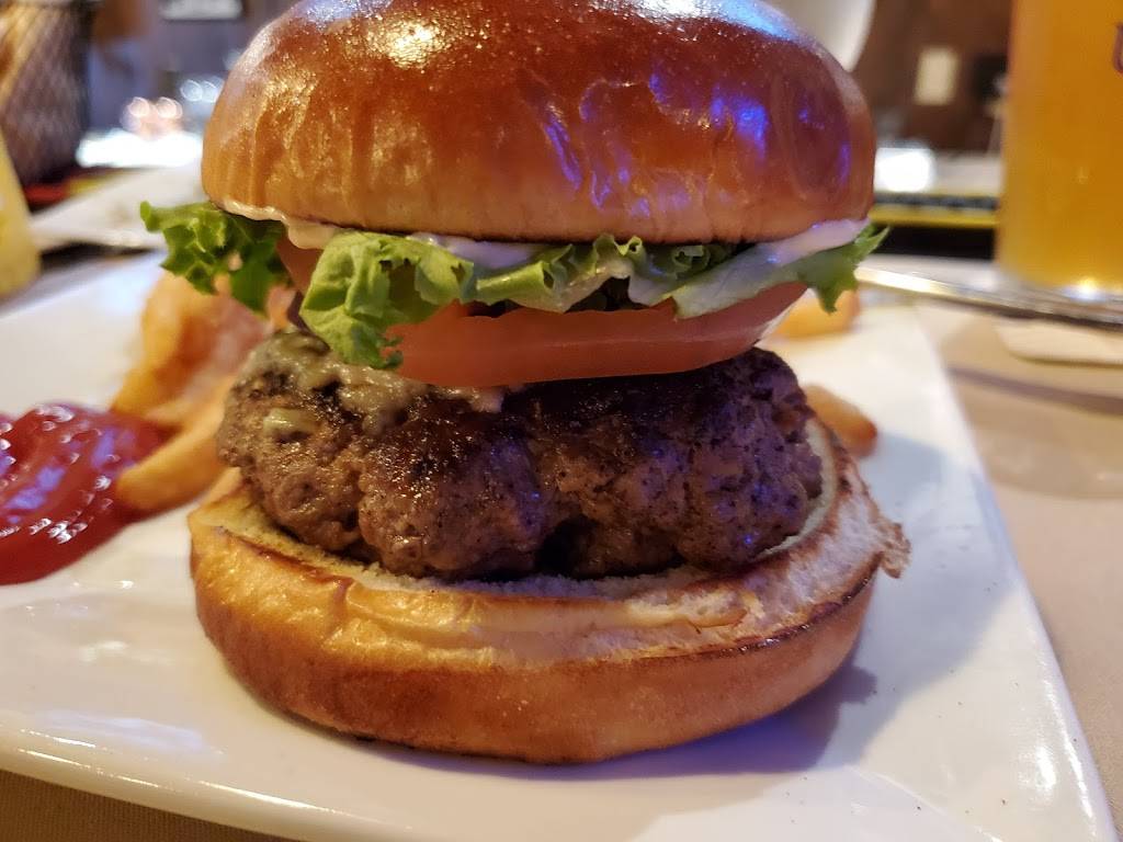 Grand Lake Public House | restaurant | 1623 S Main St, Grove, OK 74344, USA | 4177705226 OR +1 417-770-5226