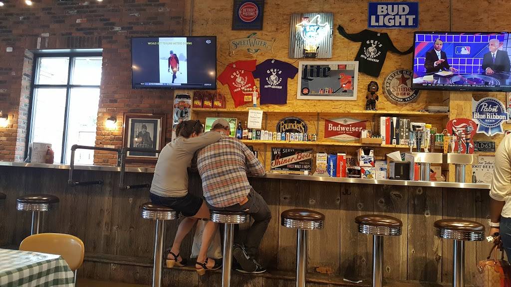 Guss World Famous Fried Chicken | restaurant | 4101 3rd Ave, Detroit, MI 48201, USA | 3138180324 OR +1 313-818-0324