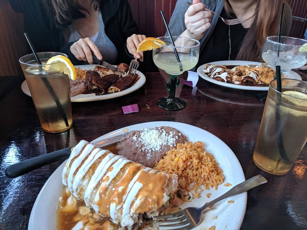 Paisanos Restaurant | restaurant | 223 High St, Waltham, MA 02453, USA | 7818994505 OR +1 781-899-4505