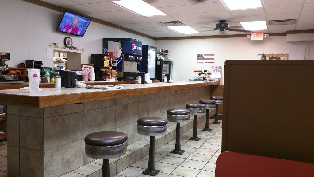 Moms Place | restaurant | 501 Hoult Rd, Fairmont, WV 26554, USA | 3045348055 OR +1 304-534-8055