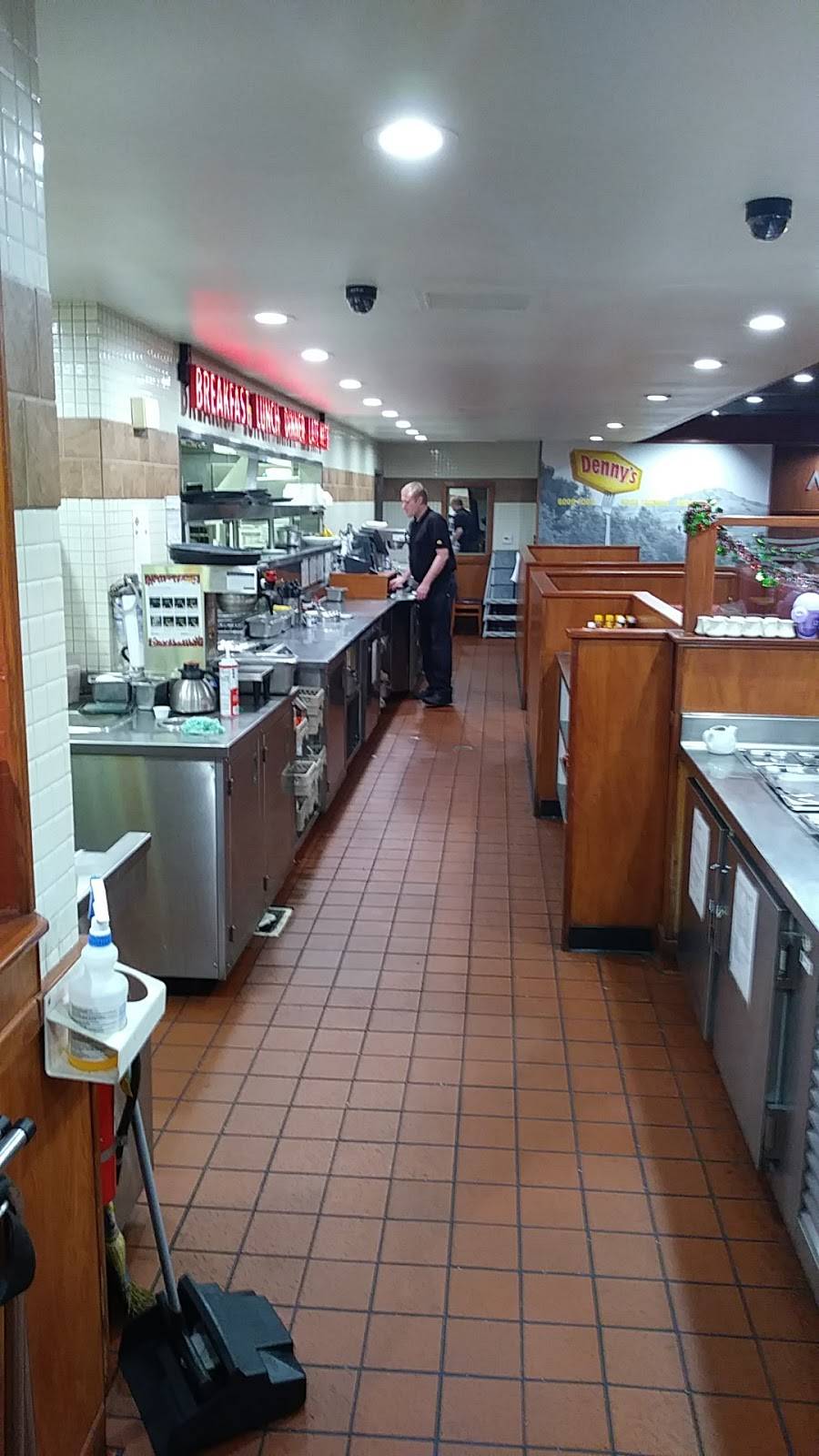 Dennys | restaurant | 165 McKinley St, Corona, CA 92879, USA | 9512783377 OR +1 951-278-3377