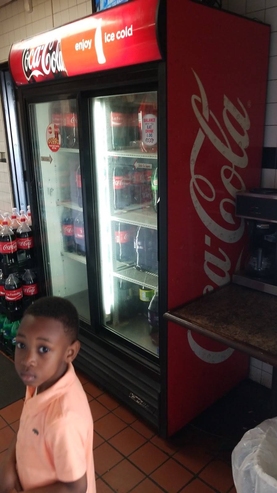 Avenues Restaurant & Catering | restaurant | 1116 Hertel Ave, Buffalo, NY 14216, USA | 7168775959 OR +1 716-877-5959